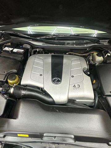 Photo of 2002 Millennium Silver Metallic Lexus LS 430