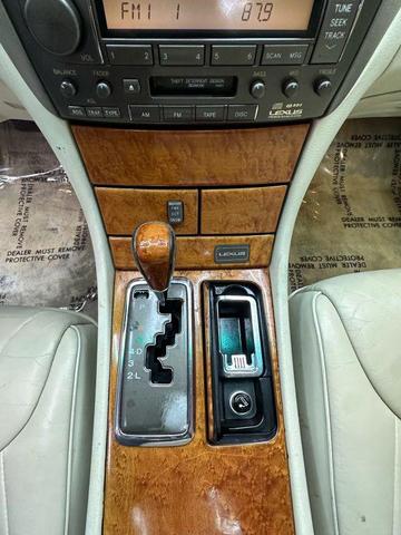 Photo of 2002 Millennium Silver Metallic Lexus LS 430