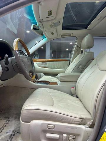 Photo of 2002 Millennium Silver Metallic Lexus LS 430