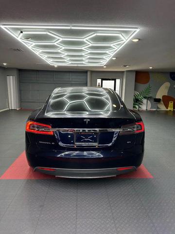 Photo of 2013 Gray Metallic Tesla Model S
