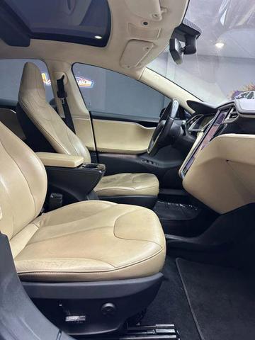 Photo of 2013 Gray Metallic Tesla Model S