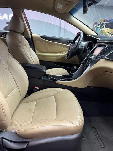 Photo of 2013 Red Hyundai SONATA Hybrid