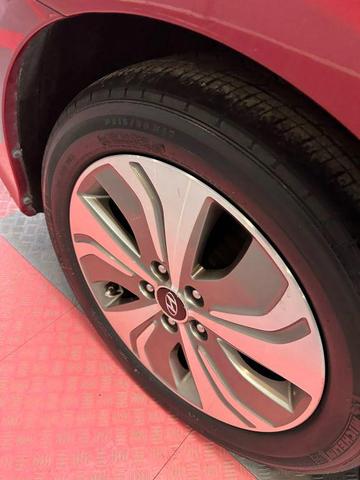 Photo of 2013 Red Hyundai SONATA Hybrid