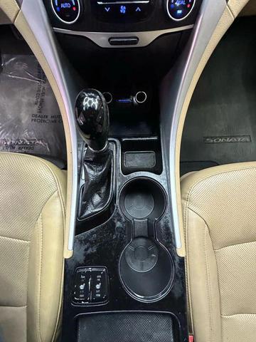 Photo of 2013 Red Hyundai SONATA Hybrid