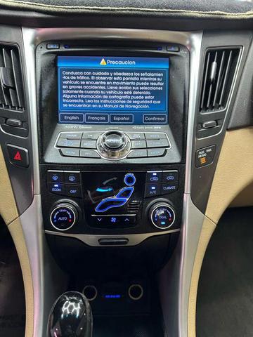 Photo of 2013 Red Hyundai SONATA Hybrid