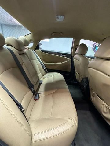 Photo of 2013 Red Hyundai SONATA Hybrid