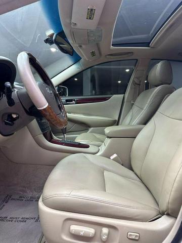 Photo of 2004 White Lexus ES 330