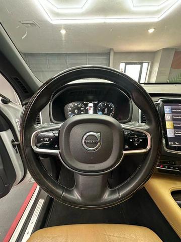 Photo of 2016 White Volvo XC90