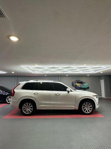 Photo of 2016 White Volvo XC90