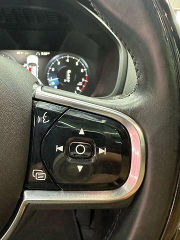 Photo of 2016 White Volvo XC90