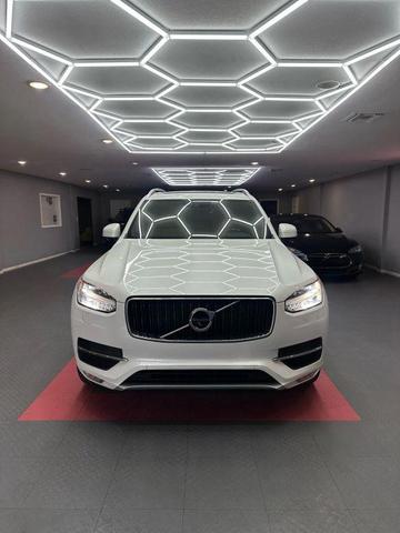 Photo of 2016 White Volvo XC90