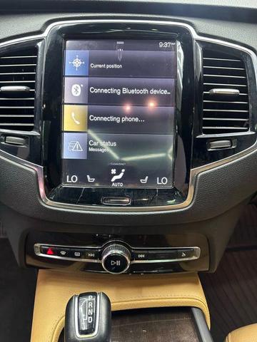 Photo of 2016 White Volvo XC90