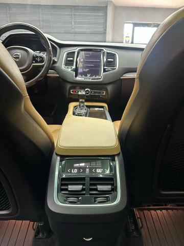 Photo of 2016 White Volvo XC90