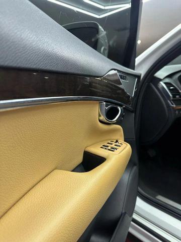 Photo of 2016 White Volvo XC90