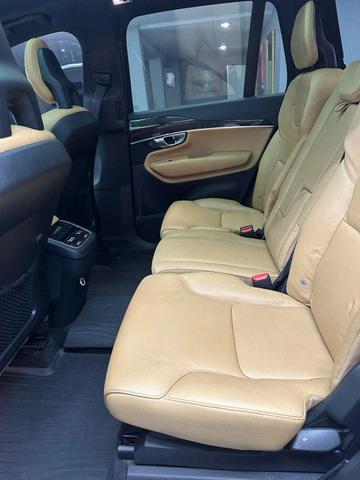 Photo of 2016 White Volvo XC90