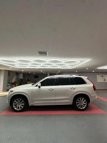 Photo of 2016 White Volvo XC90
