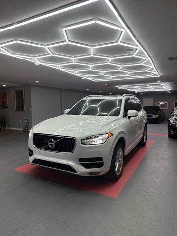 Photo of 2016 White Volvo XC90