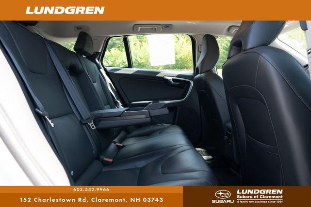 Photo of 2017 Crystal White Pearl Volvo V60