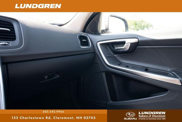 Photo of 2017 Crystal White Pearl Volvo V60