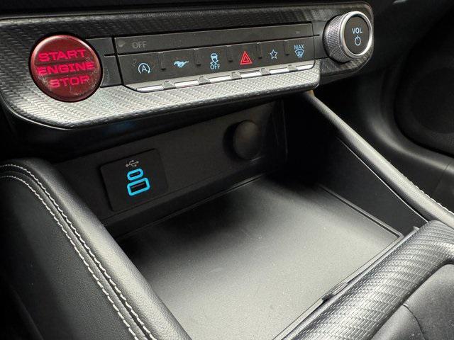 Photo of 2025 Oxford White Ford Mustang