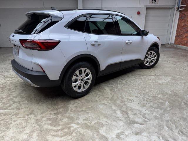 Photo of 2025 Space Silver Metallic Ford Escape