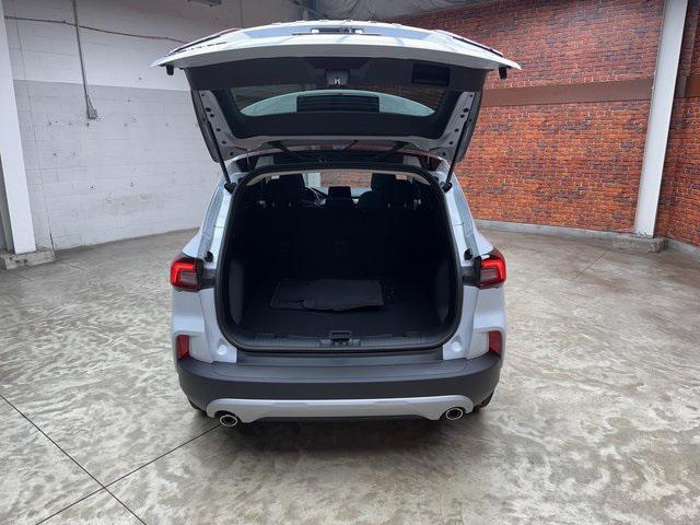 Photo of 2025 Space Silver Metallic Ford Escape