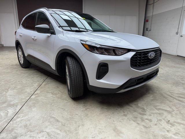 Photo of 2025 Space Silver Metallic Ford Escape