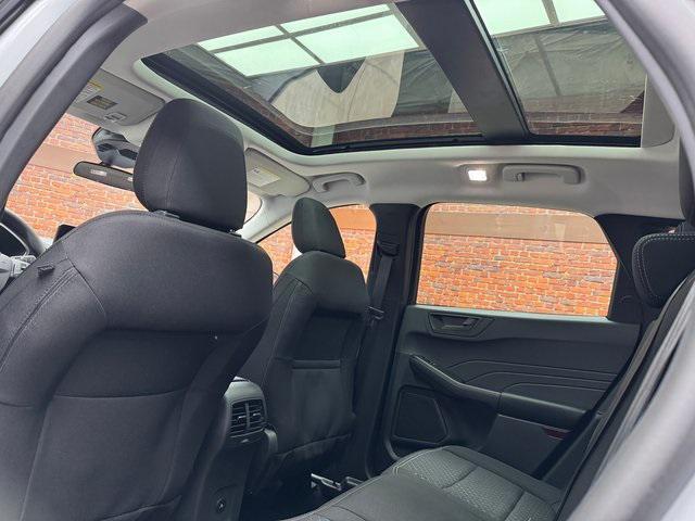 Photo of 2025 Space Silver Metallic Ford Escape