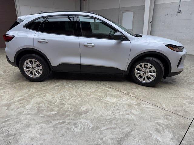 Photo of 2025 Space Silver Metallic Ford Escape