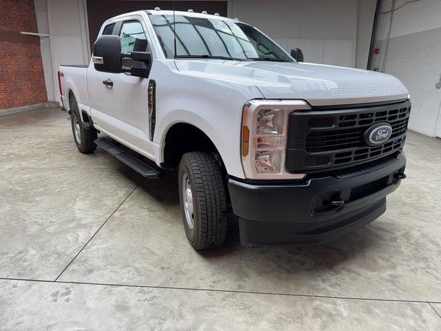 Photo of 2026 Oxford White Ford F-250