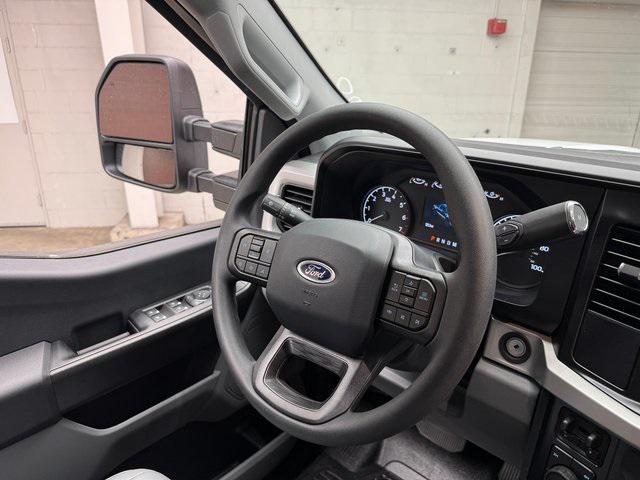 Photo of 2026 Oxford White Ford F-250