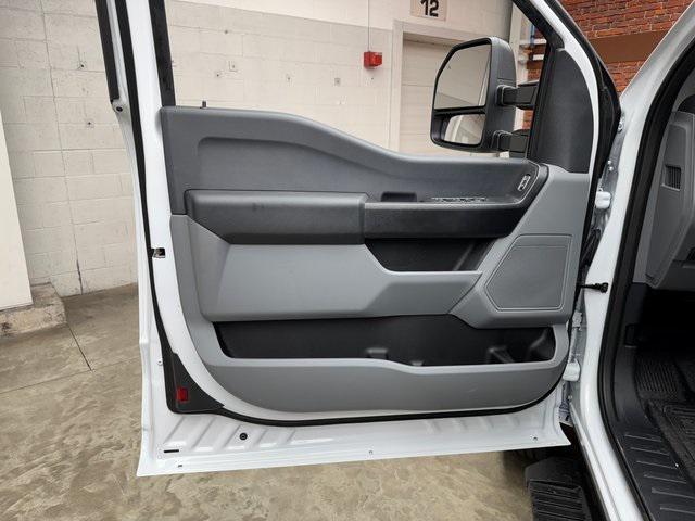 Photo of 2026 Oxford White Ford F-250