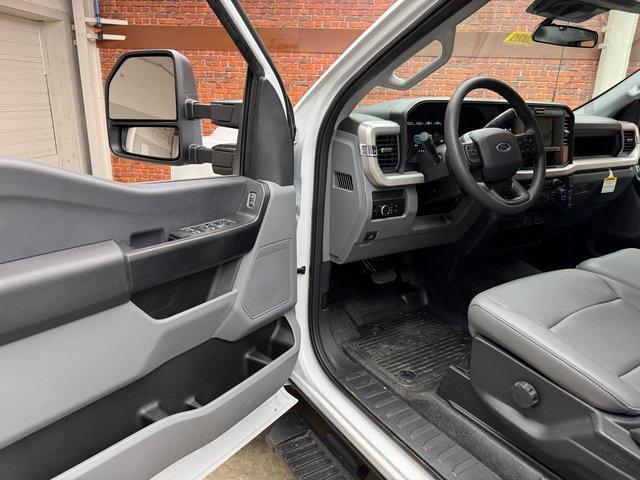 Photo of 2026 Oxford White Ford F-250