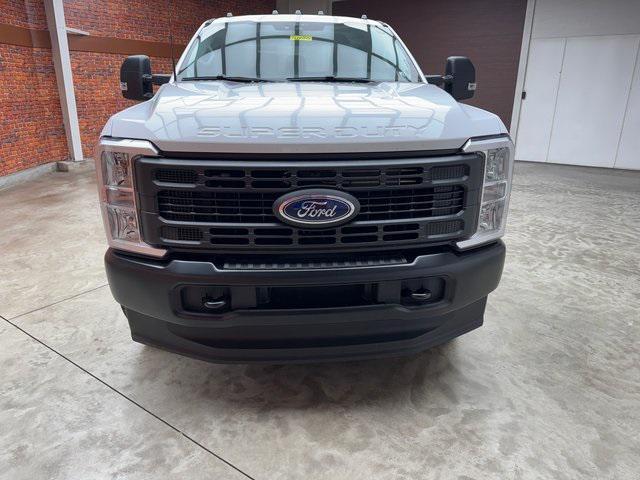 Photo of 2026 Oxford White Ford F-250