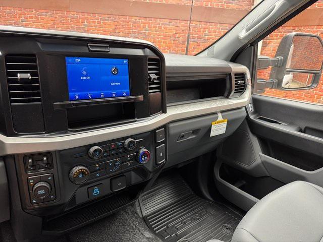 Photo of 2026 Oxford White Ford F-250