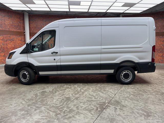 Photo of 2025 Oxford White Ford Transit-250