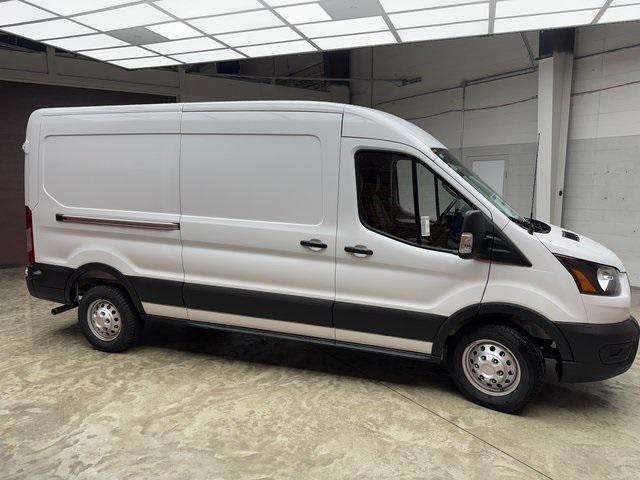Photo of 2025 Oxford White Ford Transit-250