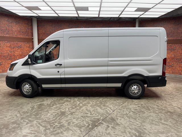 Photo of 2025 Oxford White Ford Transit-250