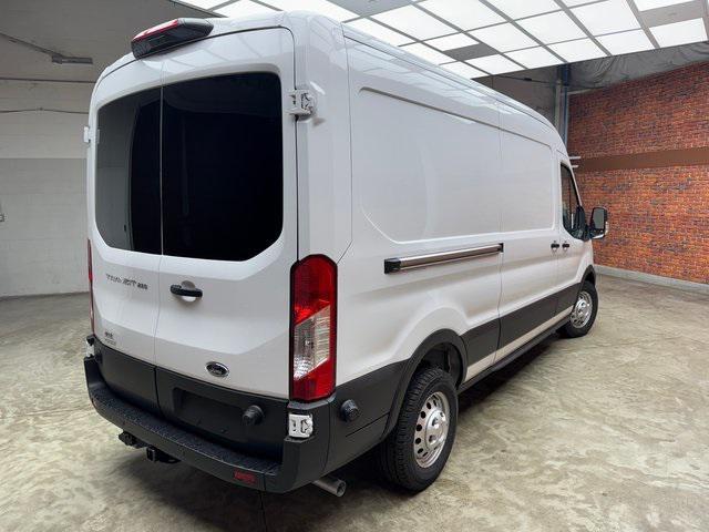 Photo of 2025 Oxford White Ford Transit-250