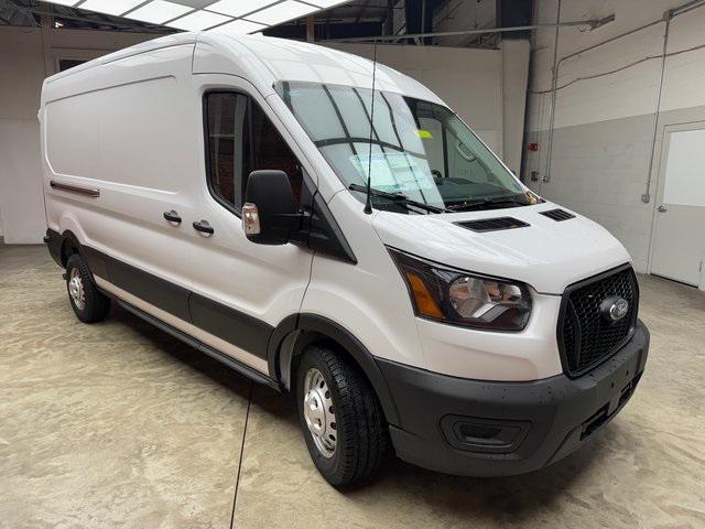 Photo of 2025 Oxford White Ford Transit-250