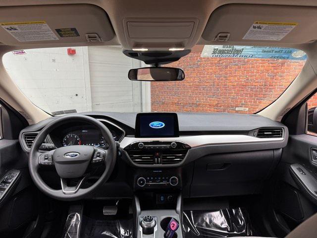 Photo of 2020 Agate Black Metallic Ford Escape