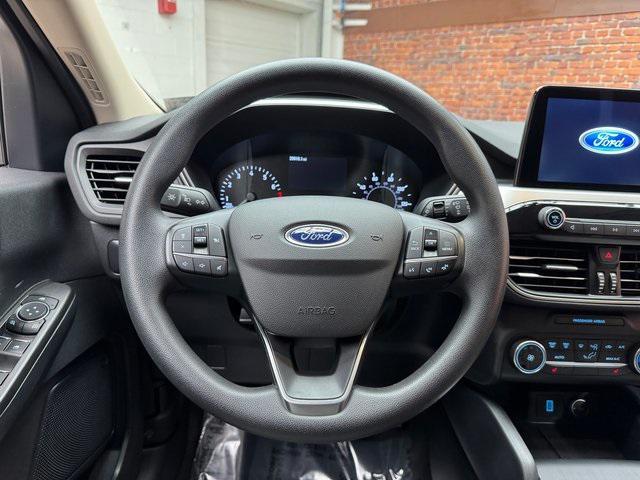 Photo of 2020 Agate Black Metallic Ford Escape