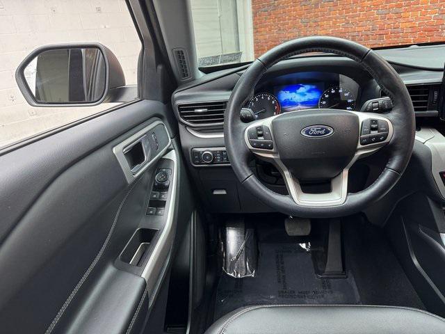 Photo of 2023 Carbonized Gray Metallic Ford Explorer