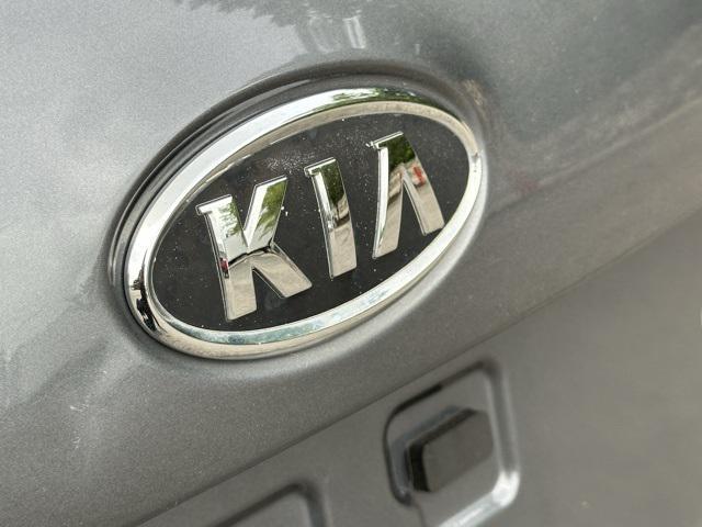 Photo of 2009 Midnight Gray Kia Optima