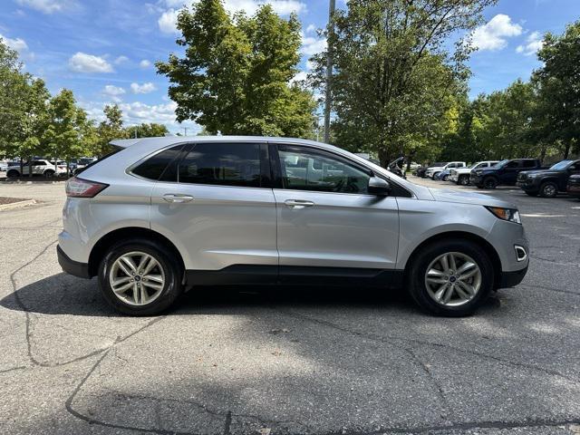 Photo of 2016 INGOT SILVER METALLIC Ford Edge