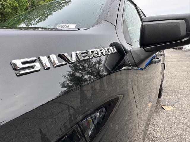 Photo of 2019 Black Chevrolet Silverado 1500