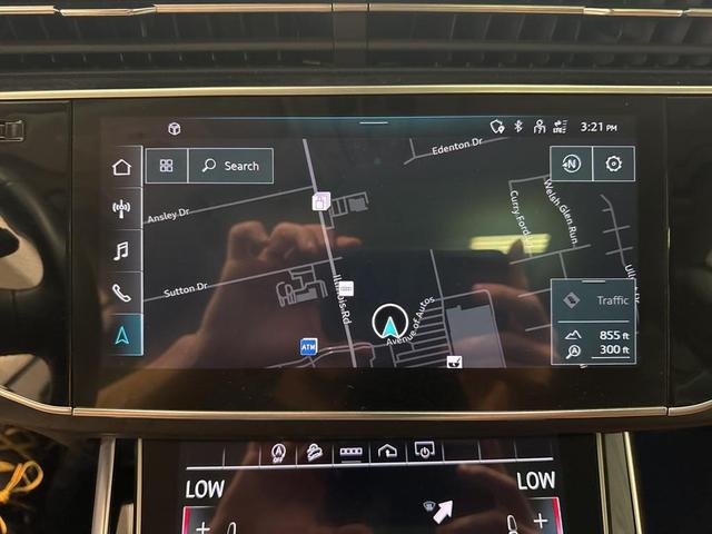 Photo of 2022 Florett Silver Metallic Audi Q8