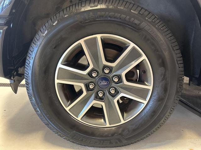 Photo of 2015 Tuxedo Black Metallic Ford F-150