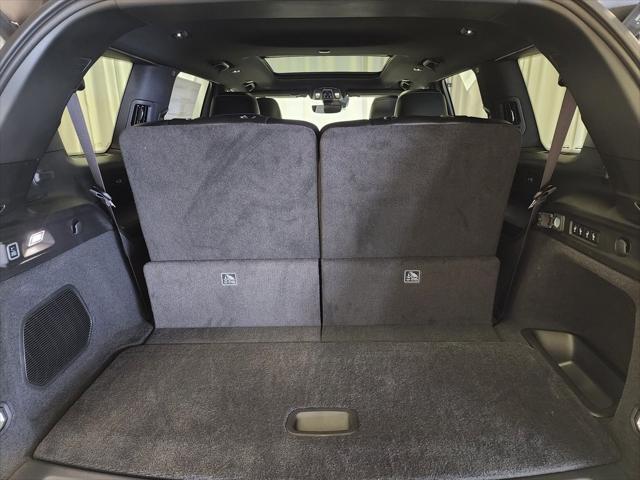 Photo of 2025 Bright White Clearcoat Jeep Grand Cherokee L