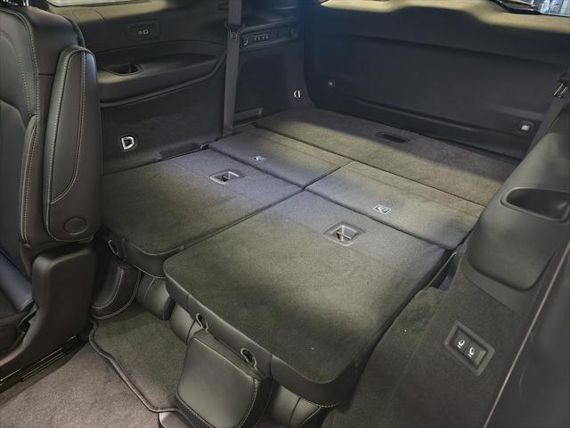 Photo of 2025 Bright White Clearcoat Jeep Grand Cherokee L